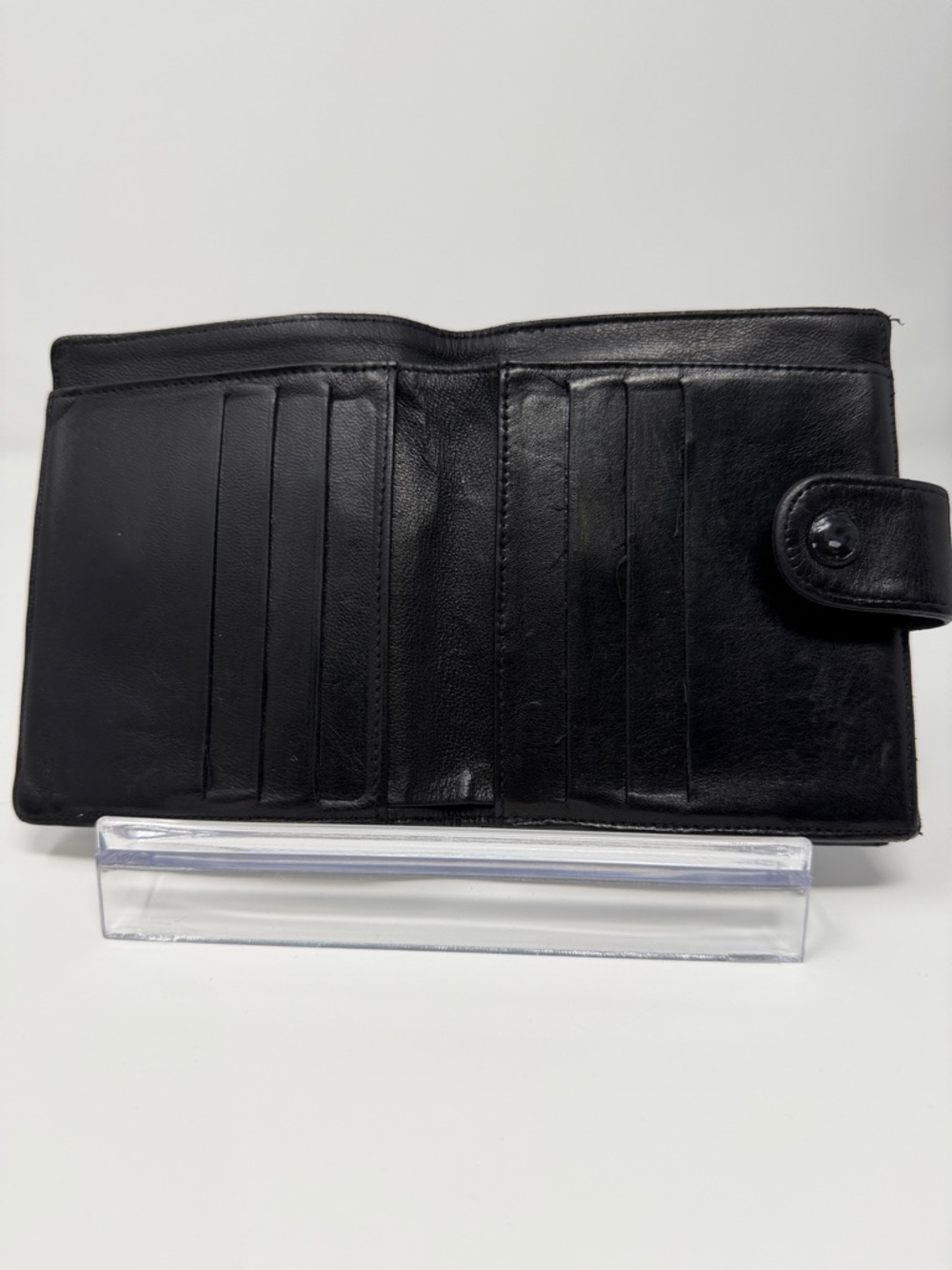 Chanel Black Lambskin Leather Wallet with Iconic CC Logo - Picture 10 of 10